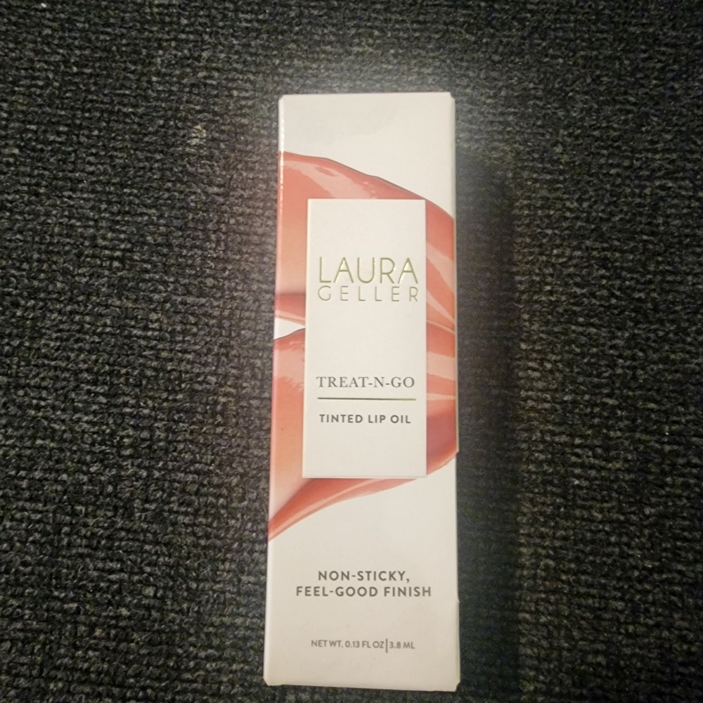 Laura Geller Treat-N-Go Tinted Lip Oil Finish Line 0.13 FL OZ - NEW BOX RIPPED